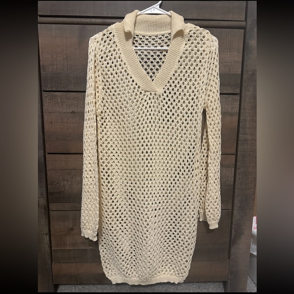 Women’s swimsuit coverup